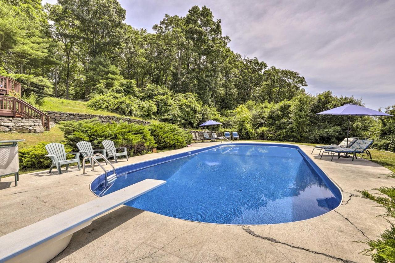Private Guest House With Deck And Spectacular Views! Uncasville Extérieur photo